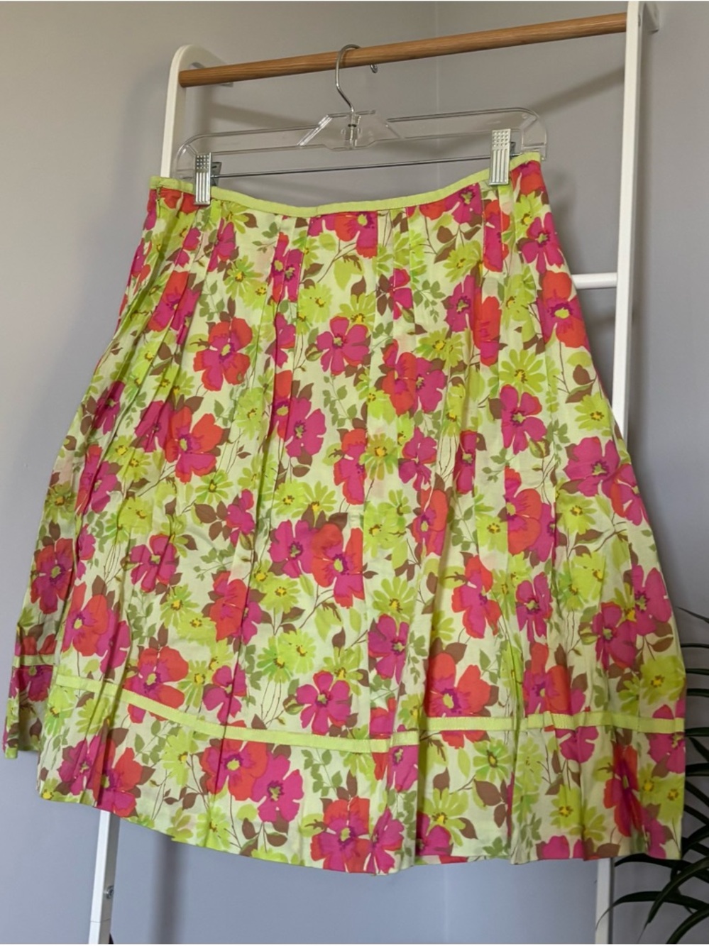 Liz Claiborne Bright Floral Circle Skirt in Lime & Pink - Picture 9 of 16